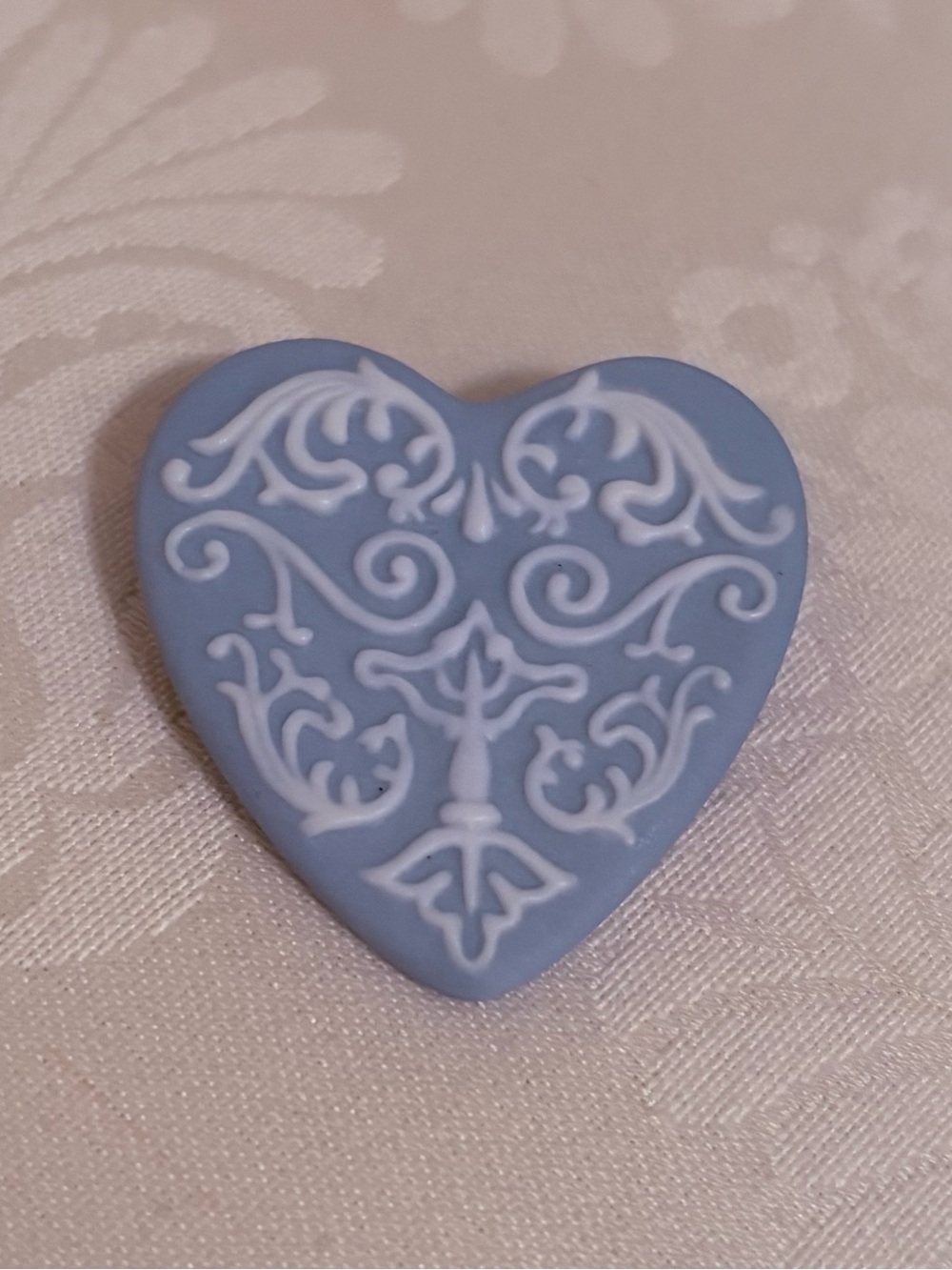 Vintage Wedgwood Blue Jasperware Heart Brooch Pin w/ Original Box – Never Worn